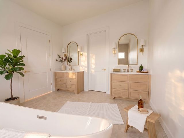6848 Clayton Avenue, Dallas, TX 75214