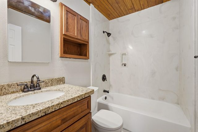 8427 Brinkmeyer Road, Needville, TX 77461