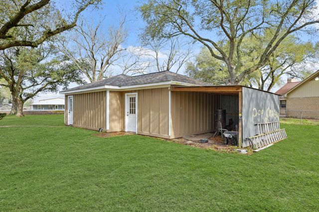 8427 Brinkmeyer Road, Needville, TX 77461