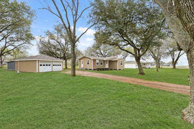 8427 Brinkmeyer Road, Needville, TX 77461