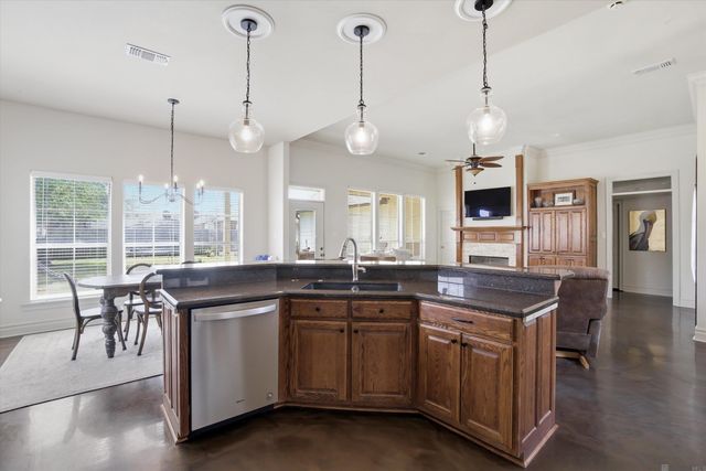 2060 Cypress Cove Ave, Zachary, LA 70791