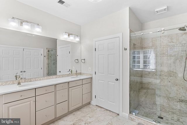 18229 GLEN ABBEY CT, Leesburg, VA 20176