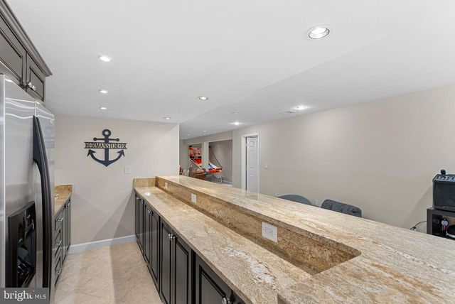 18229 GLEN ABBEY CT, Leesburg, VA 20176