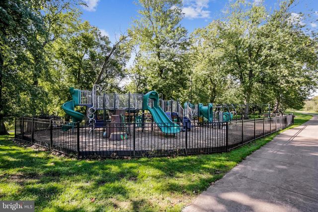 18229 GLEN ABBEY CT, Leesburg, VA 20176