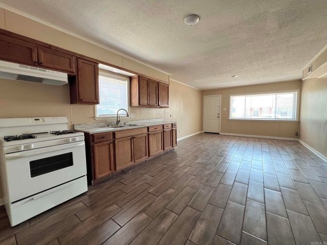 800 S Oak Street, Jacksonville, AR 72076