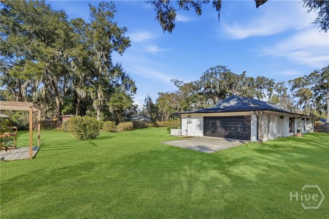 707 White Bluff Avenue, Savannah, GA 31419