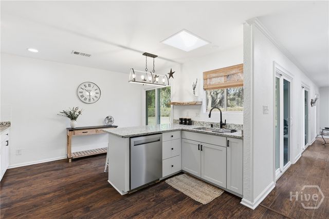 707 White Bluff Avenue, Savannah, GA 31419