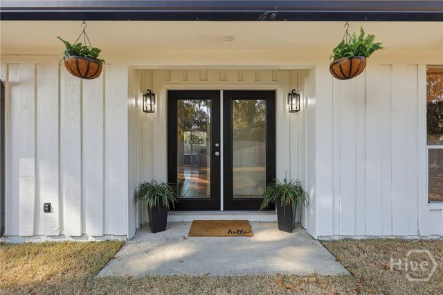 707 White Bluff Avenue, Savannah, GA 31419