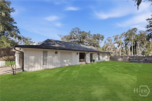 707 White Bluff Avenue, Savannah, GA 31419