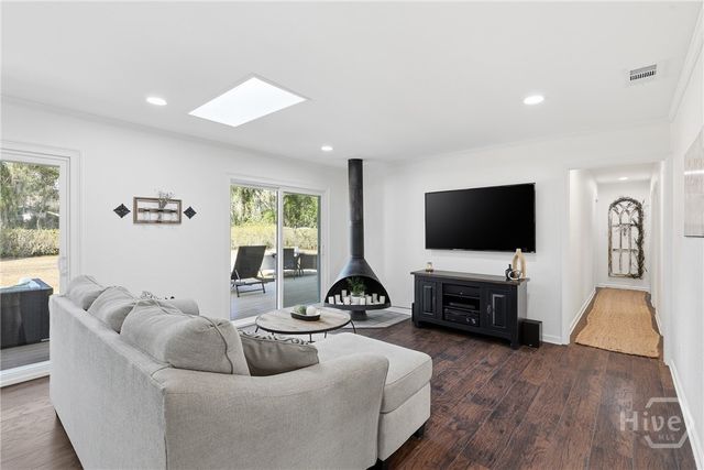 707 White Bluff Avenue, Savannah, GA 31419