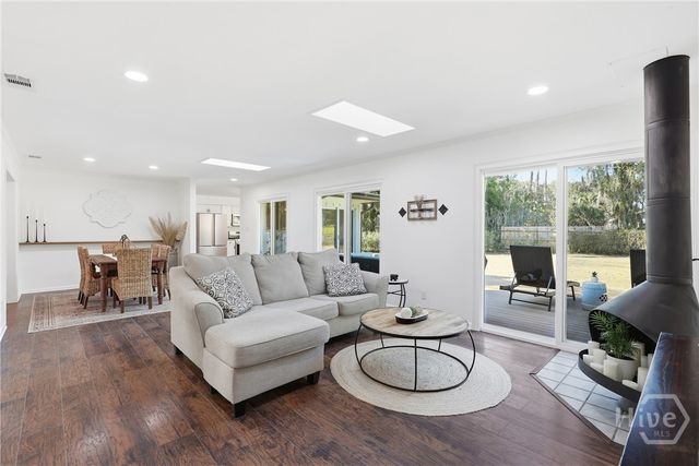 707 White Bluff Avenue, Savannah, GA 31419