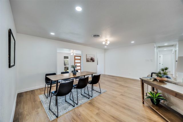 11704 Indianhead DR, Austin, TX 78753