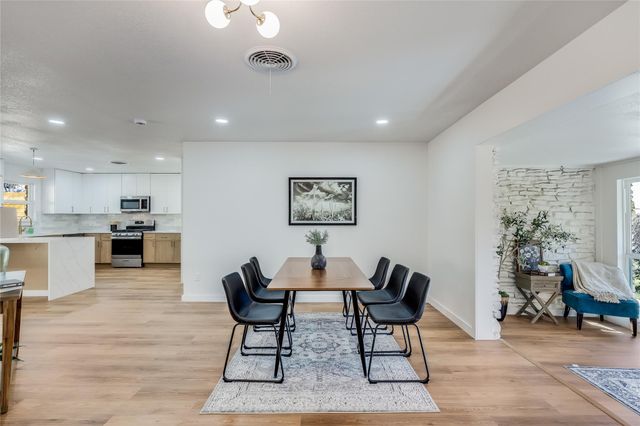 11704 Indianhead DR, Austin, TX 78753