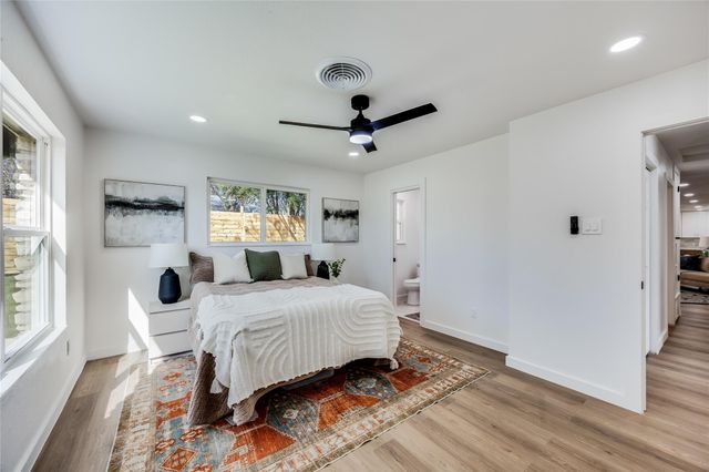 11704 Indianhead DR, Austin, TX 78753