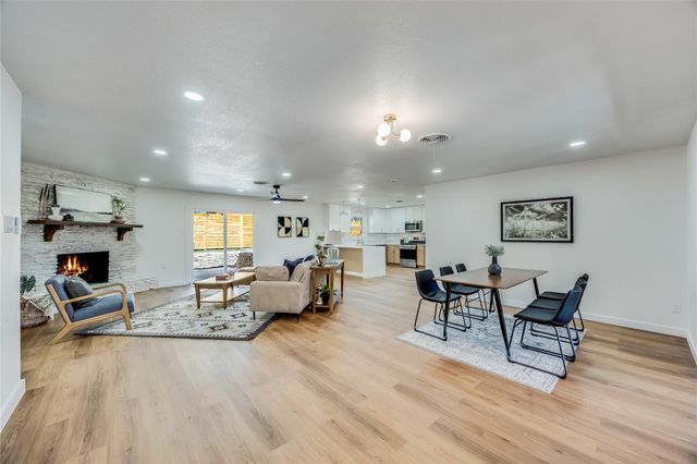 11704 Indianhead DR, Austin, TX 78753