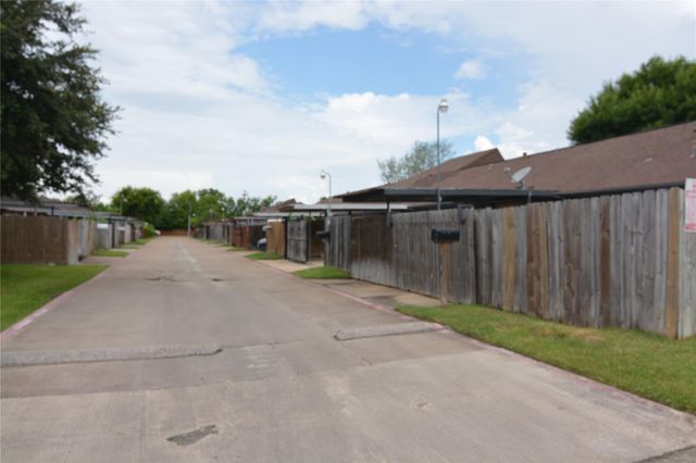7104 Jetty Lane, Houston, TX 77072