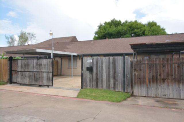 7104 Jetty Lane, Houston, TX 77072