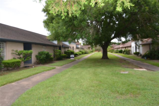 7104 Jetty Lane, Houston, TX 77072