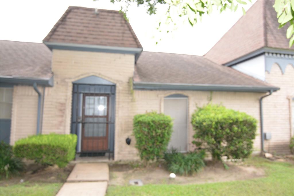 7104 Jetty Lane, Houston, TX 77072