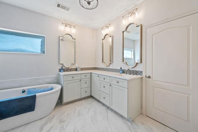 11818 Thoreau Drive, Montgomery, TX 77356