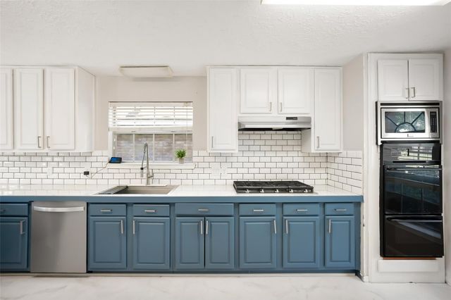 7323 Maple Walk Drive, Humble, TX 77346