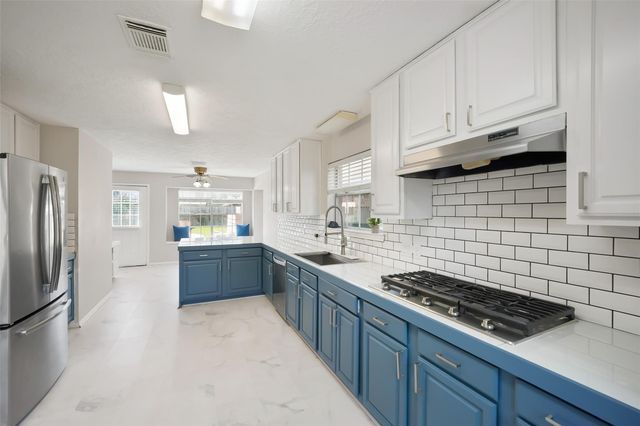 7323 Maple Walk Drive, Humble, TX 77346