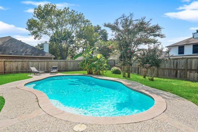 7323 Maple Walk Drive, Humble, TX 77346