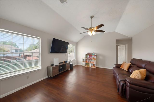7323 Maple Walk Drive, Humble, TX 77346