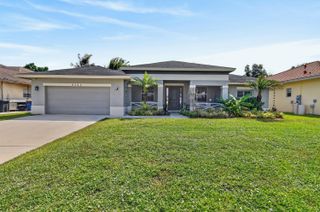 8565 SE Pinehaven Avenue, Hobe Sound, FL 33455