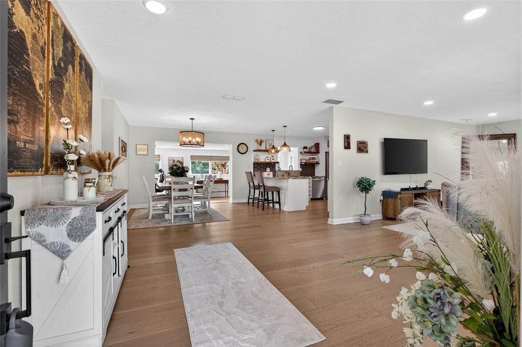 Image 11 of property listing at 2932 CHITTY ROAD, Plant City, FL 33565