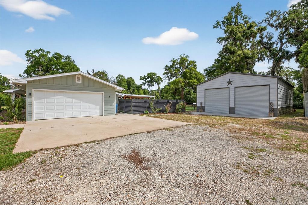 Image 5 of property listing at 2932 CHITTY ROAD, Plant City, FL 33565