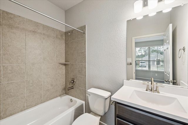 935 Golden Willow Lane, Conroe, TX 77304