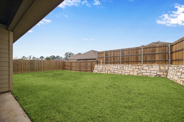 935 Golden Willow Lane, Conroe, TX 77304