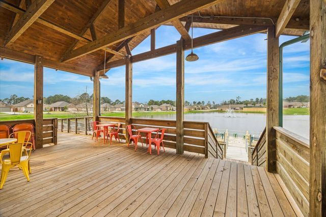 935 Golden Willow Lane, Conroe, TX 77304