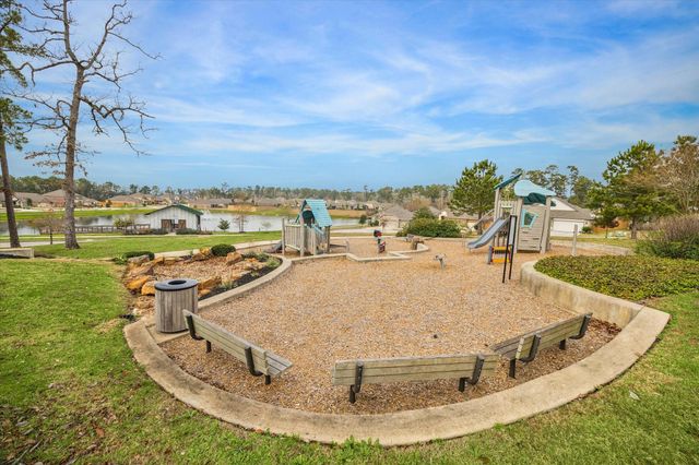 935 Golden Willow Lane, Conroe, TX 77304