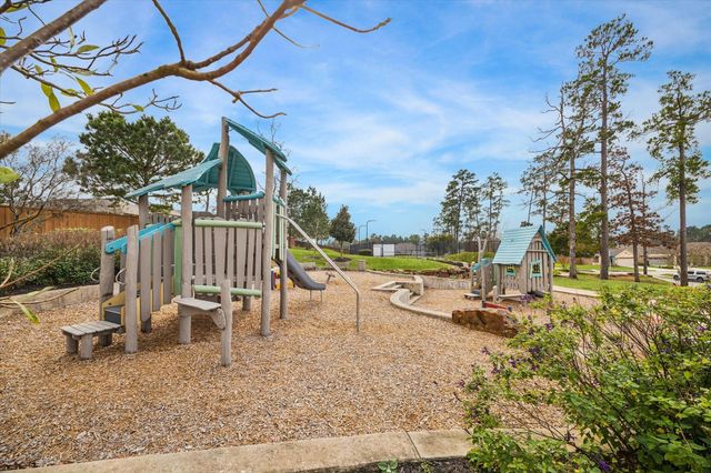 935 Golden Willow Lane, Conroe, TX 77304