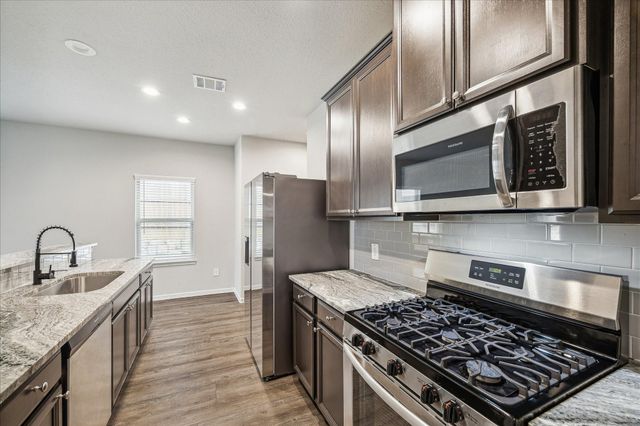 935 Golden Willow Lane, Conroe, TX 77304