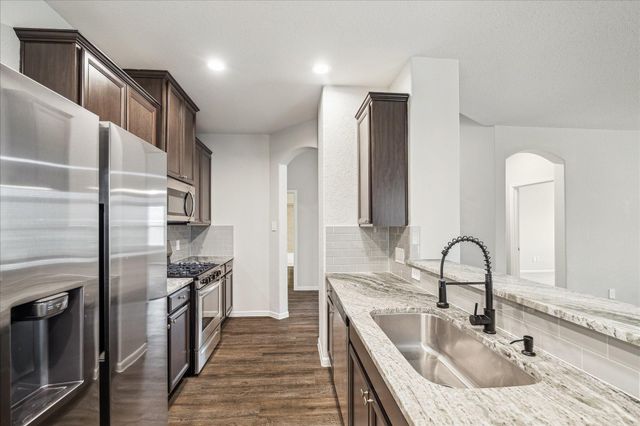 935 Golden Willow Lane, Conroe, TX 77304