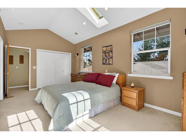 2448 Se YAMHILL St, Portland, OR 97214