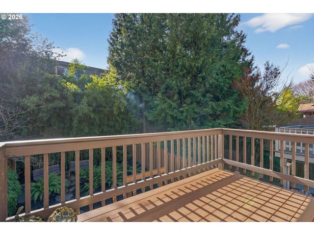 2448 Se YAMHILL St, Portland, OR 97214