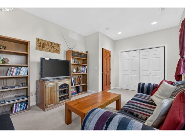 2448 Se YAMHILL St, Portland, OR 97214