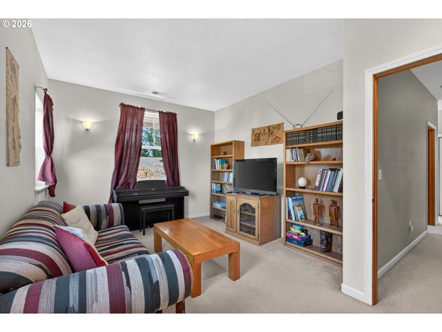 2448 Se YAMHILL St, Portland, OR 97214