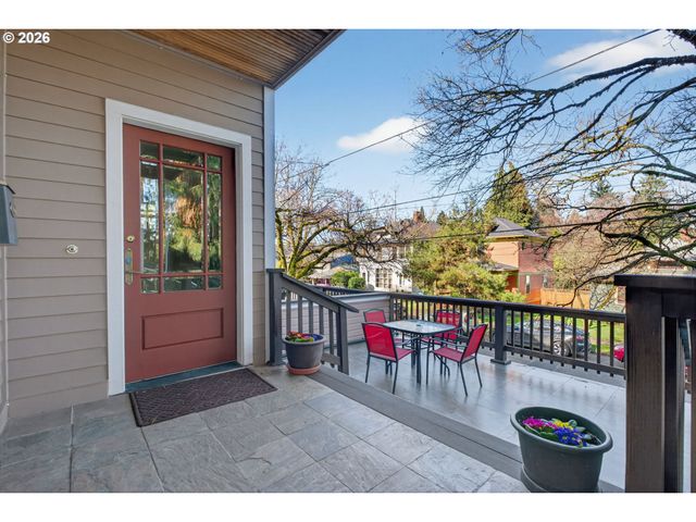 2448 Se YAMHILL St, Portland, OR 97214