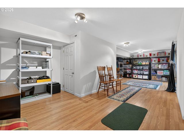 2448 Se YAMHILL St, Portland, OR 97214