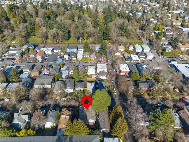 2448 Se YAMHILL St, Portland, OR 97214