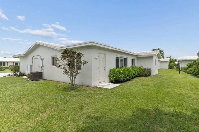 709 SW 15th Street, Boynton Beach, FL 33426