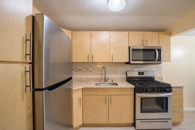16504 Sayres Avenue 2R, Jamaica, NY 11433