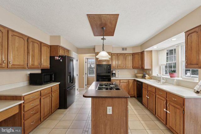 207 CHURCHILL DOWNS CT, Mount Laurel, NJ 08054