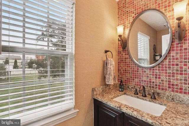 207 CHURCHILL DOWNS CT, Mount Laurel, NJ 08054