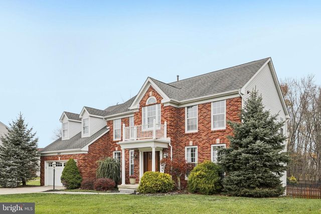 207 CHURCHILL DOWNS CT, Mount Laurel, NJ 08054